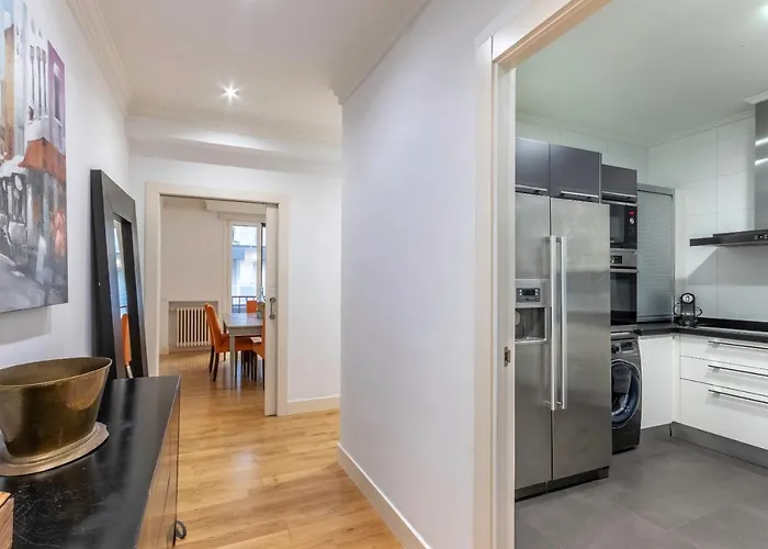 Espacioso Y Acogedor Junto Centro Azkuna